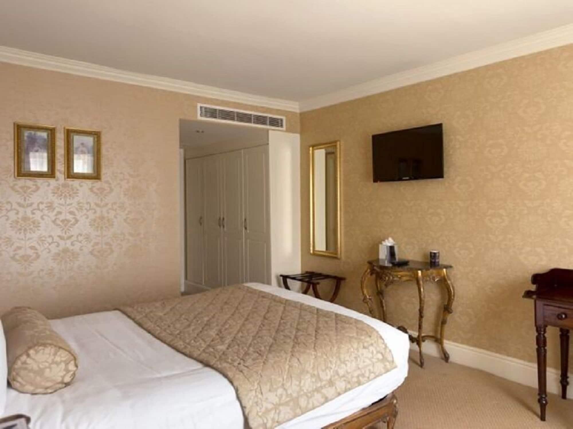 Finnstown Castle Hotel Lucan Luaran gambar