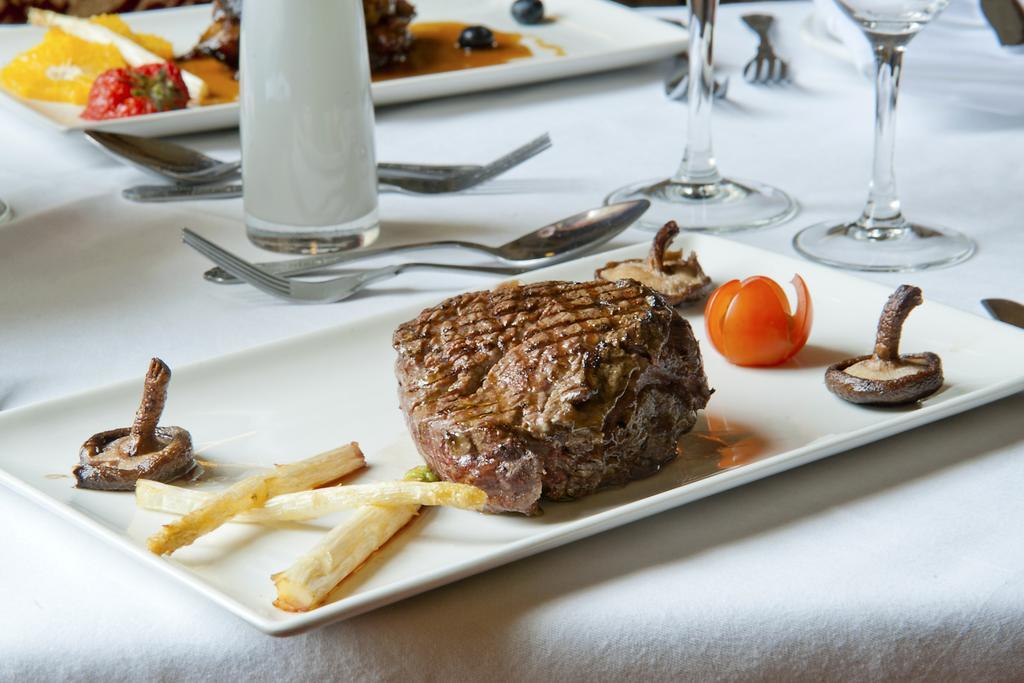 Finnstown Castle Hotel Lucan Luaran gambar
